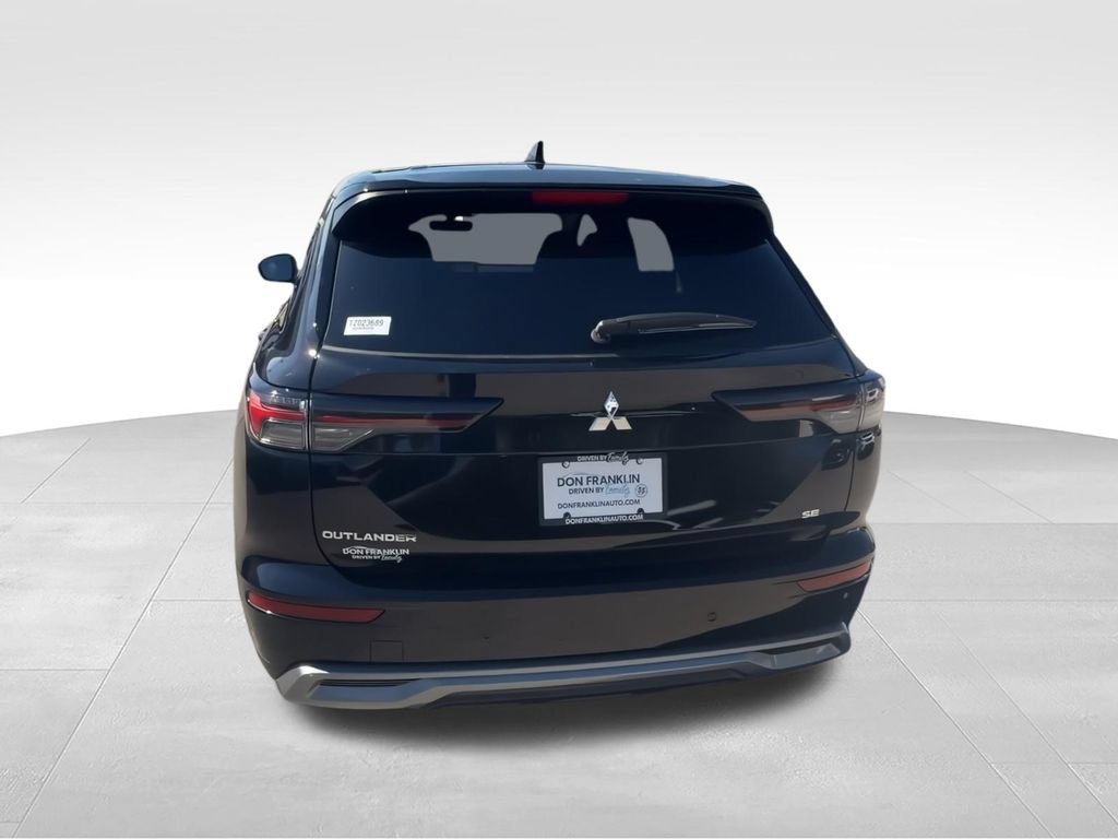 New 2026 Mitsubishi Outlander SE FWD image 7