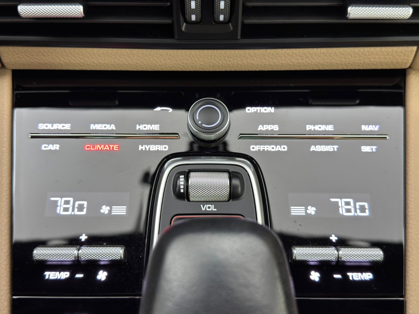 Used 2019 Porsche Cayenne E-Hybrid image 31