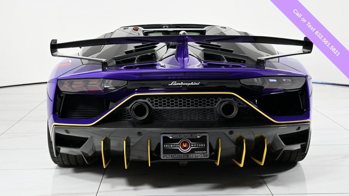 Used 2021 Lamborghini Aventador SVJ AWD/4WD image 38