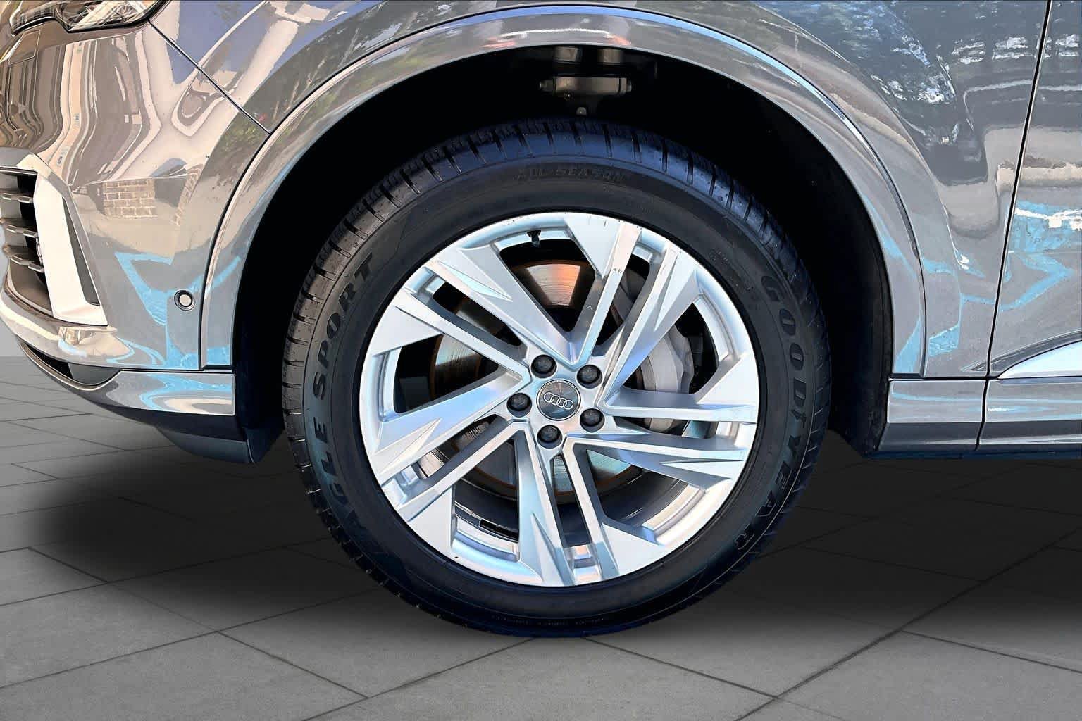 Used 2020 Audi Q7 3.0T Premium Plus AWD/4WD image 11
