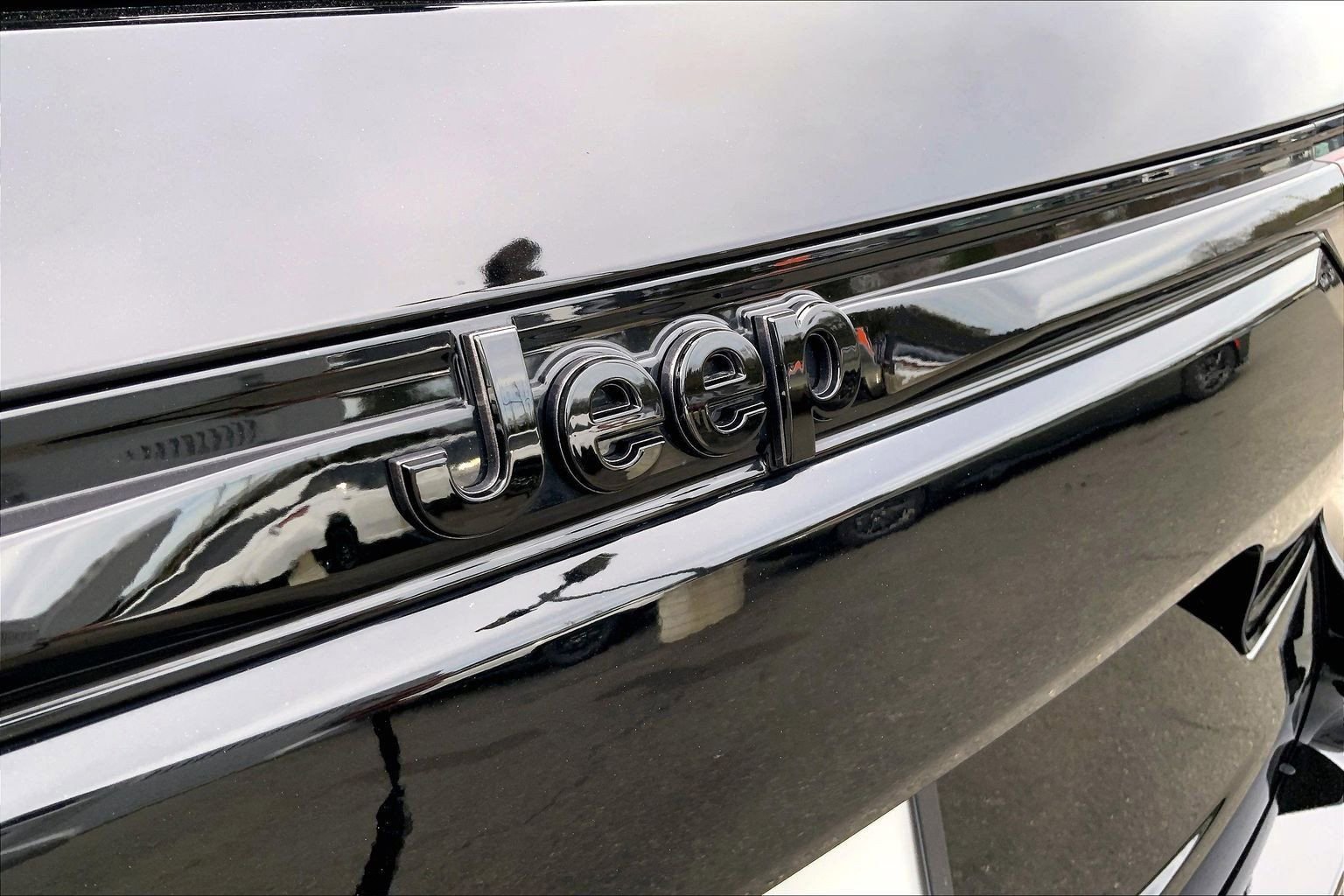 Certified 2025 Jeep Grand Cherokee Altitude image 29