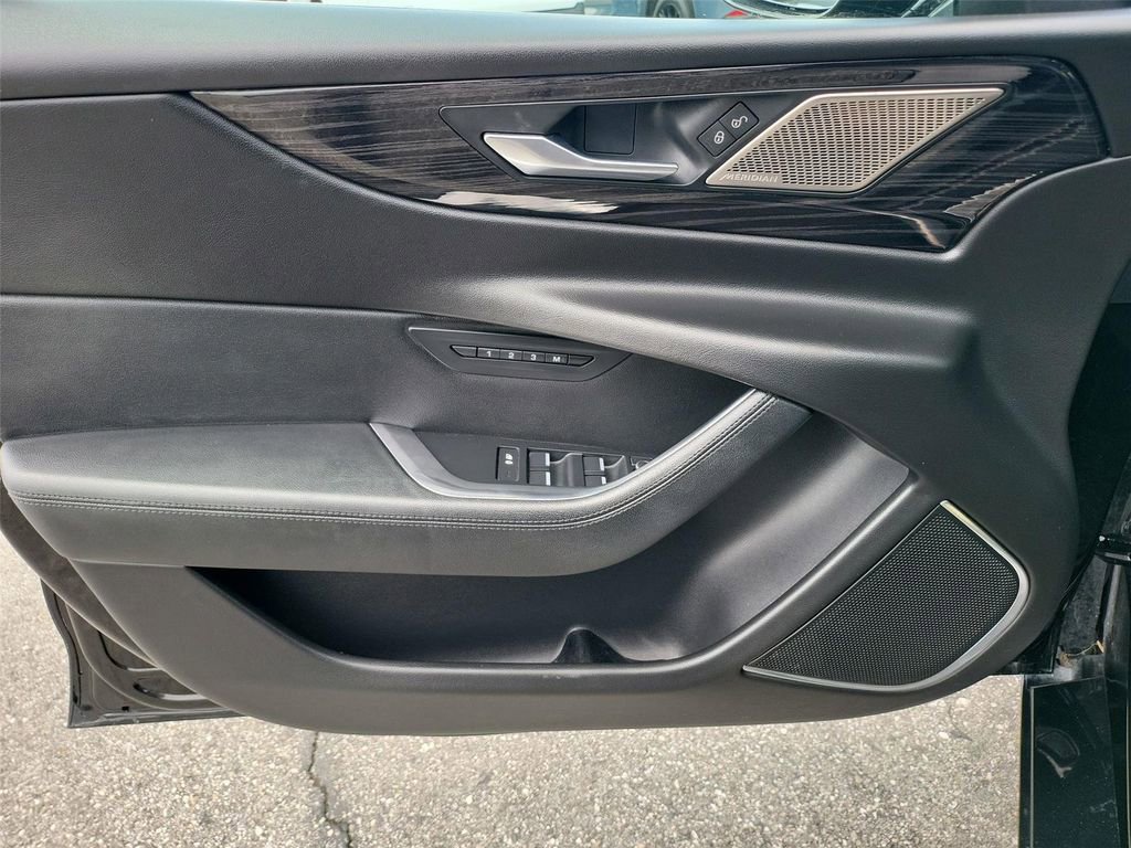 Used 2020 Jaguar XE S RWD image 15