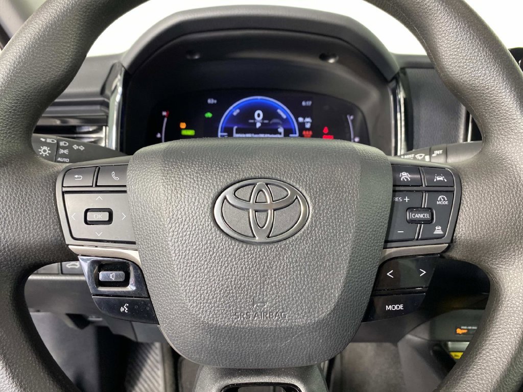 Used 2026 Toyota Camry LE w/ Convenience Package FWD image 13