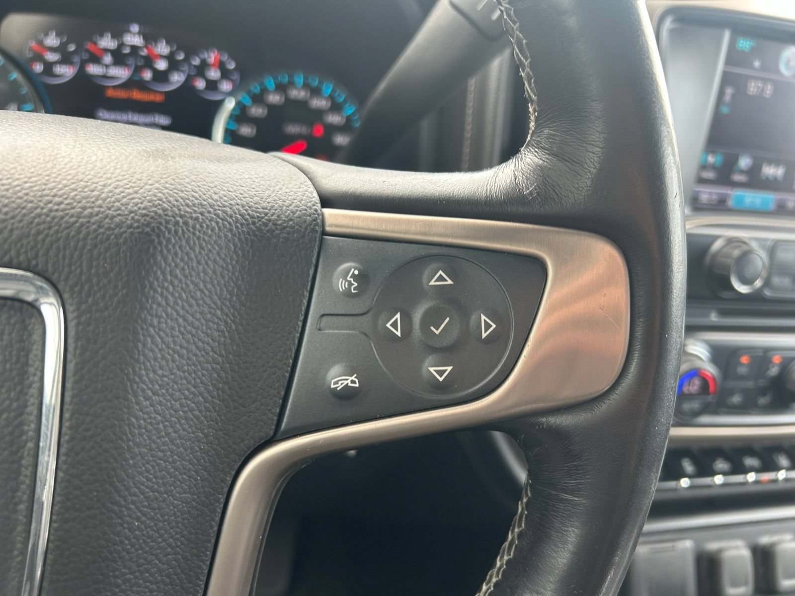 Used 2018 GMC Sierra 2500 Denali w/ Snow Plow Prep Package AWD/4WD image 16
