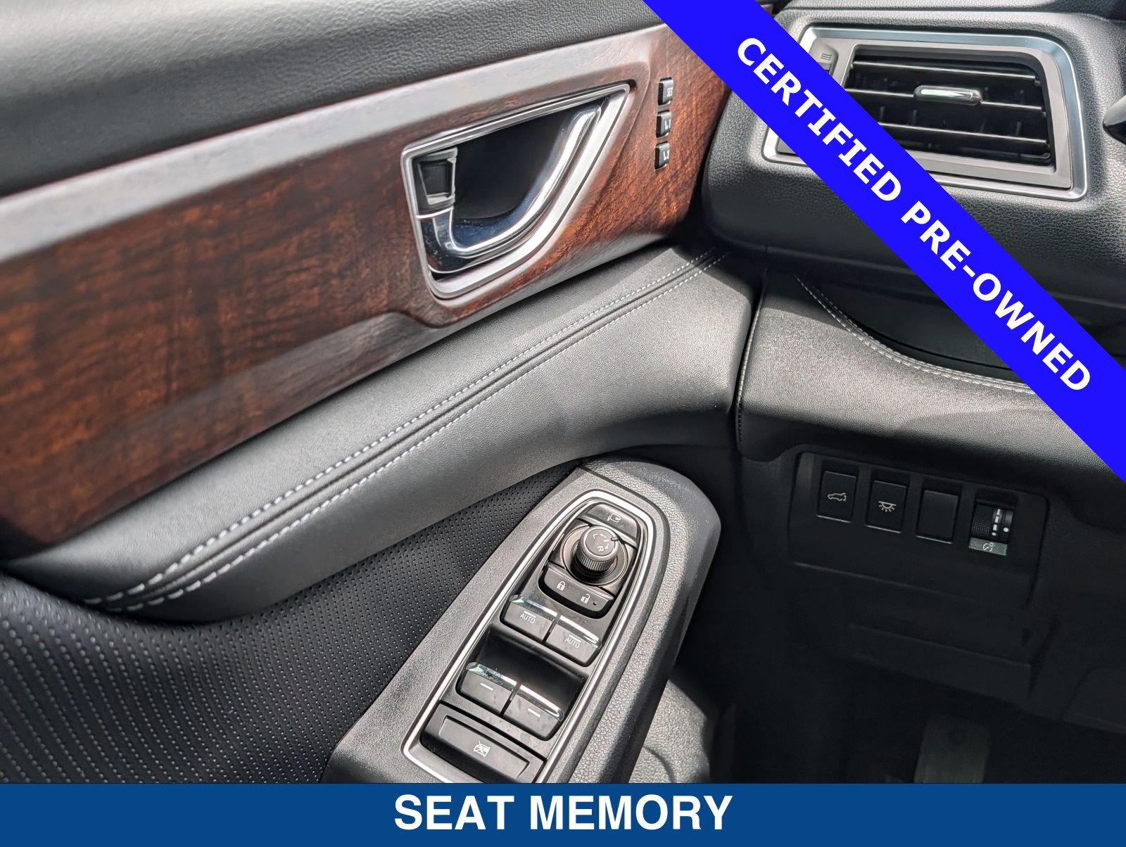 Used 2025 Subaru Ascent Touring AWD/4WD image 28