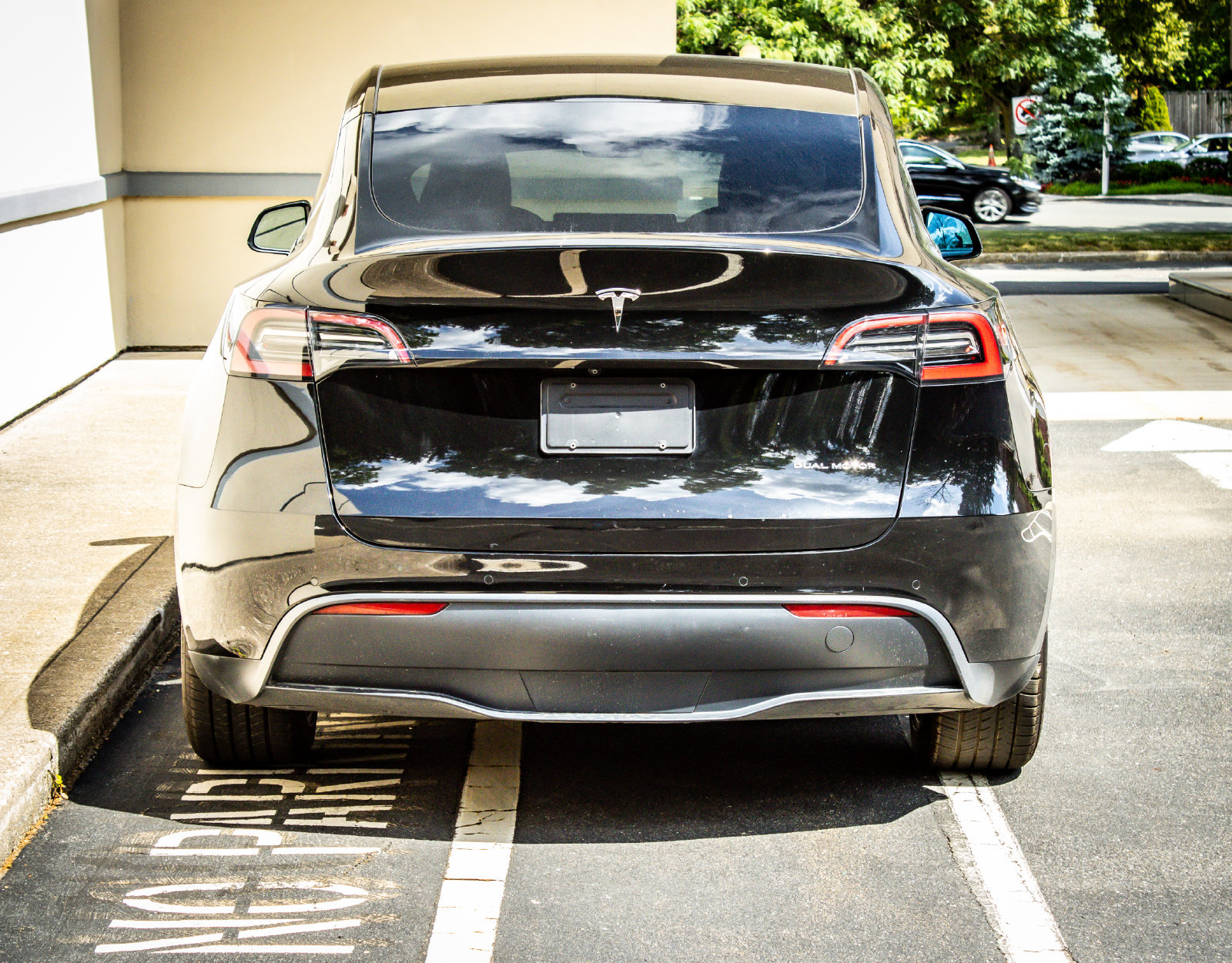 Used 2022 Tesla Model Y Long Range AWD/4WD image 6
