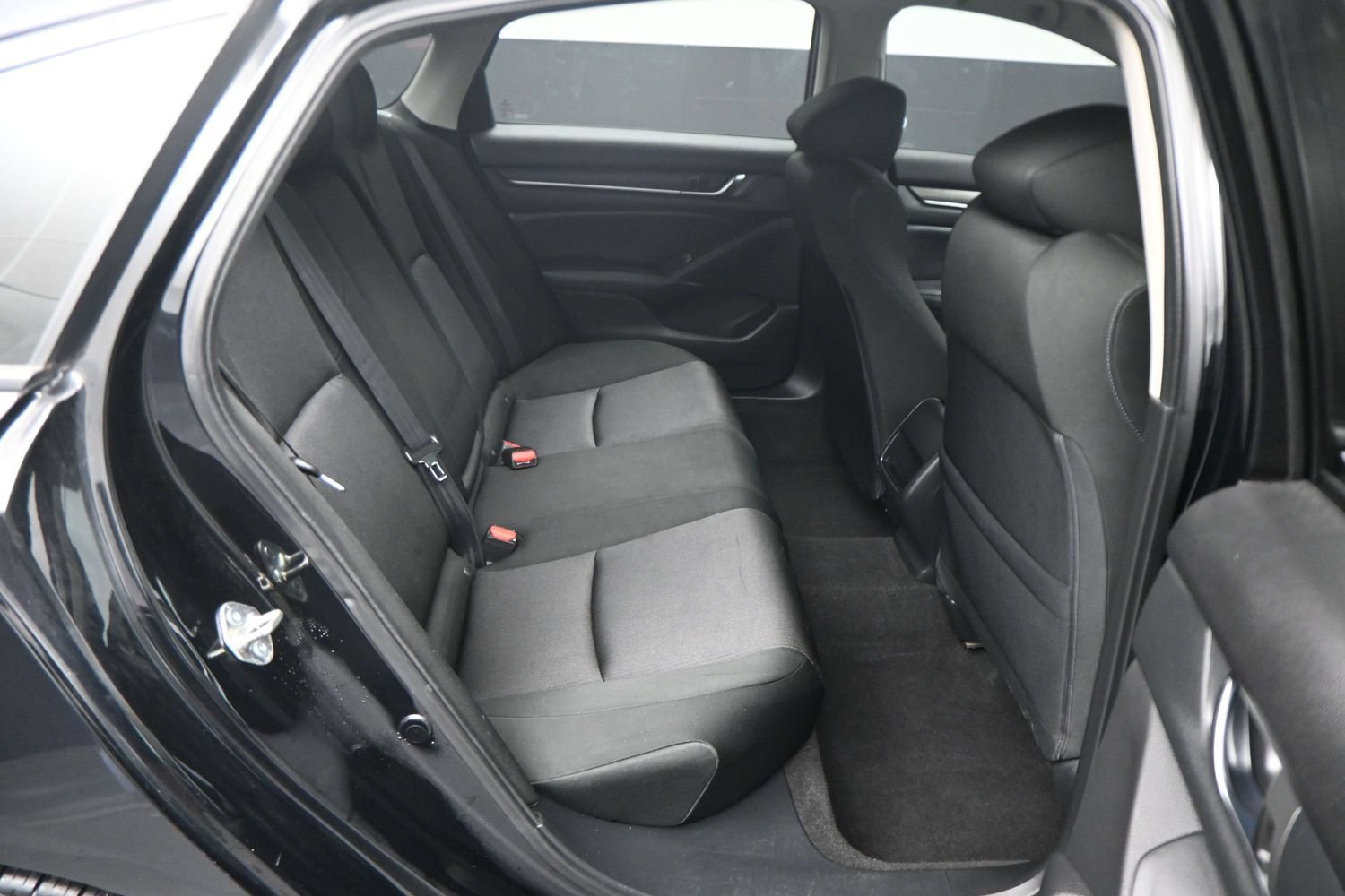 Used 2018 Honda Accord LX image 9