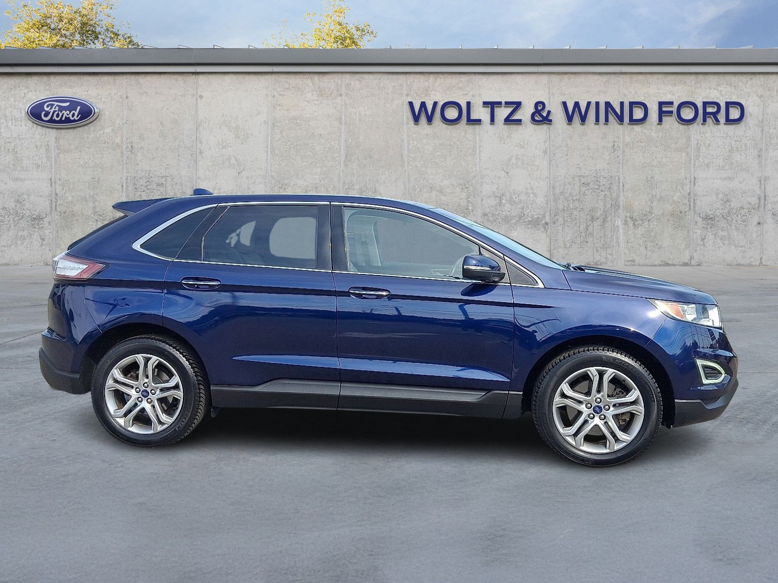 Used 2016 Ford Edge Titanium w/ Technology Package AWD/4WD image 7