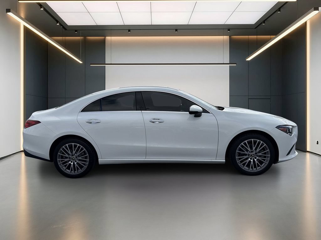 Used 2022 Mercedes-Benz CLA 250 4MATIC image 7