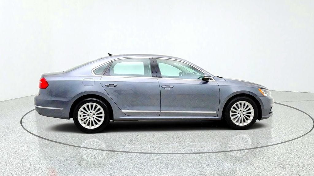 Used 2016 Volkswagen Passat 1.8T SE FWD image 4