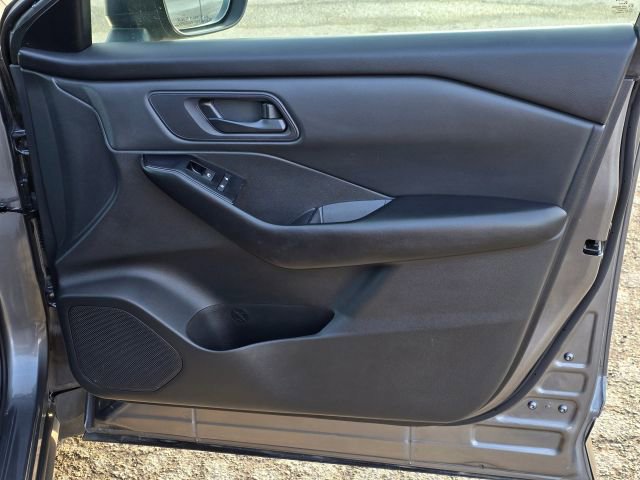 Used 2024 Nissan Rogue S image 16