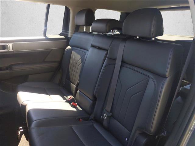 Used 2024 Hyundai Santa Fe SEL FWD image 17