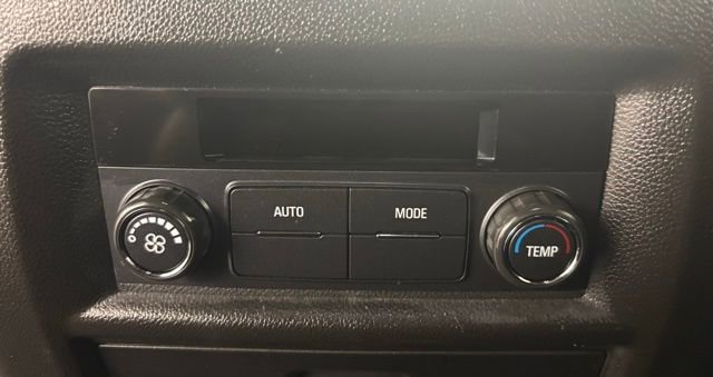 Used 2023 Chevrolet Traverse LT FWD image 18