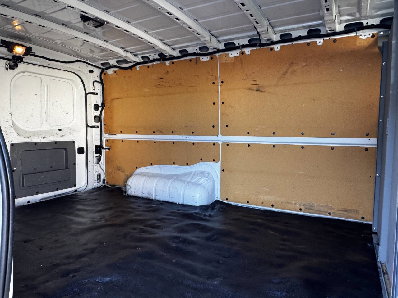 Used 2018 Nissan NV 2500 SV image 15