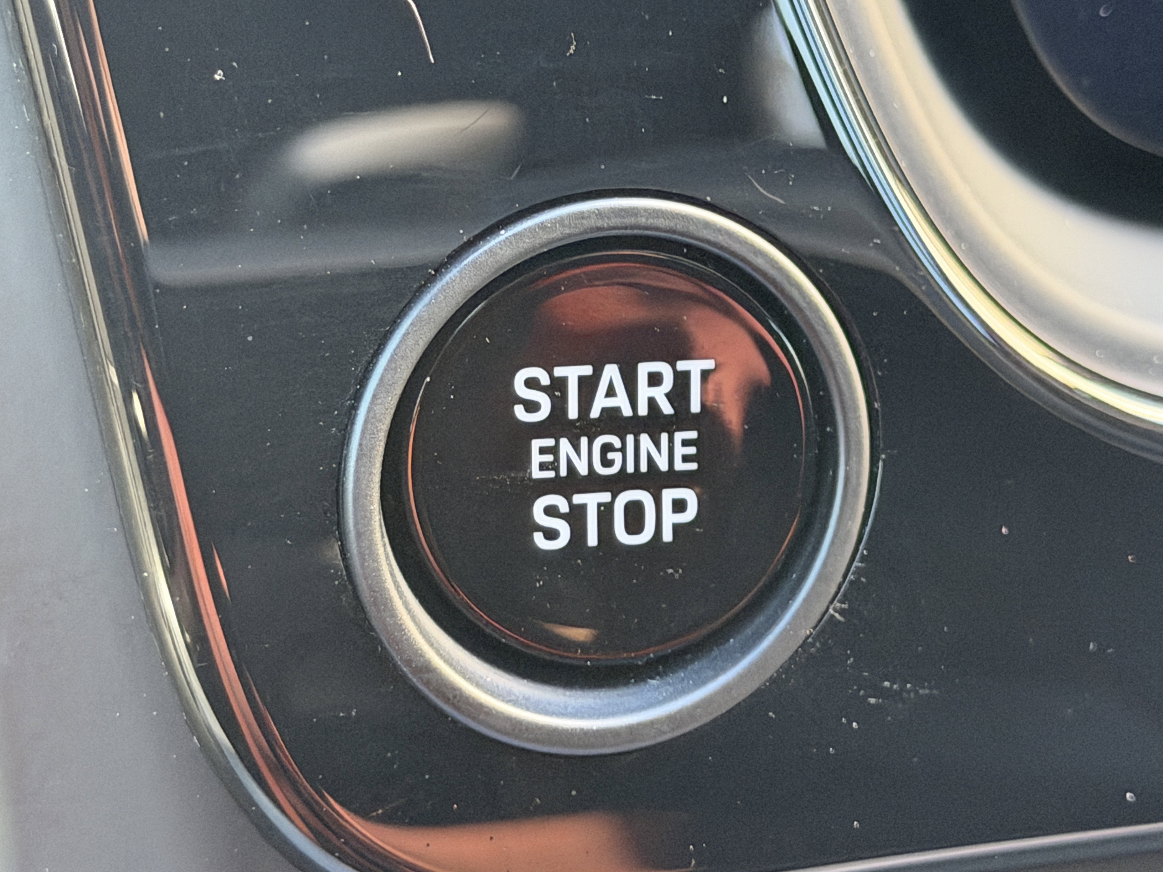 Certified 2024 Porsche Cayenne S image 33