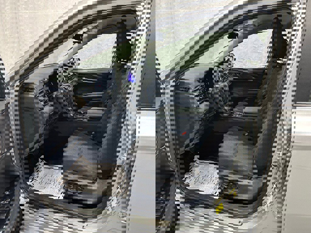 Used 2025 Toyota Camry LE image 10