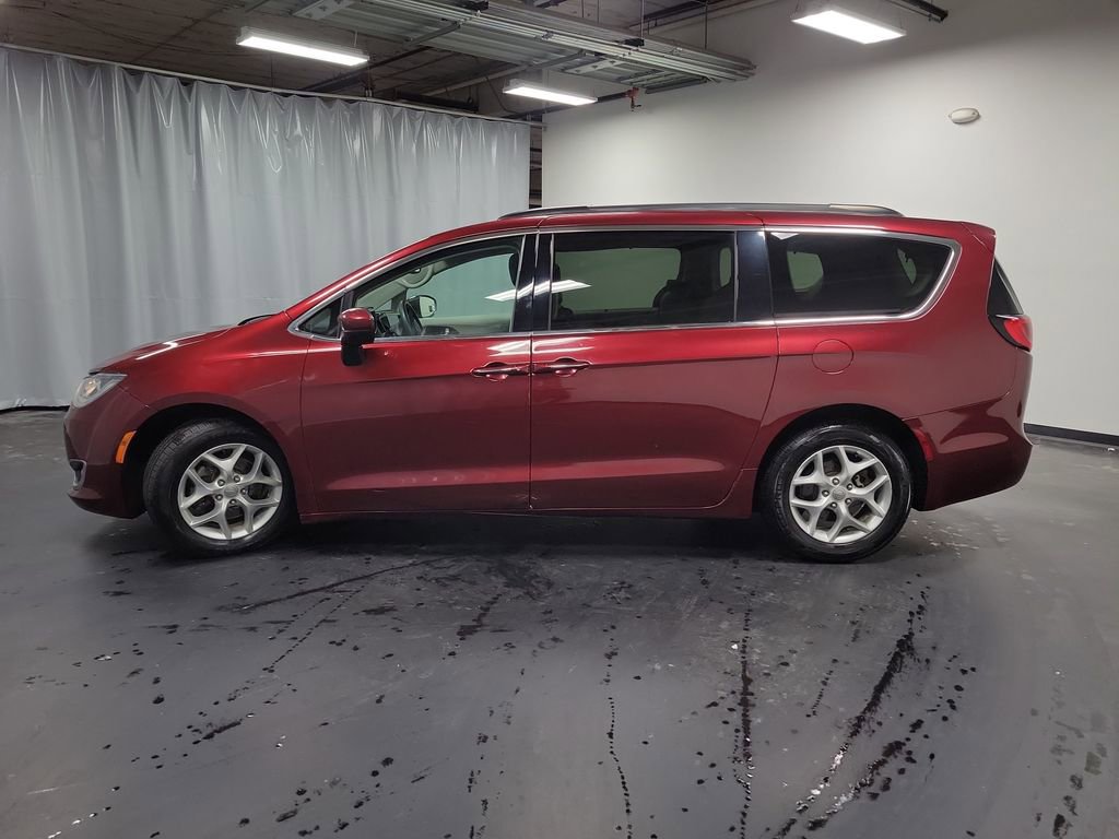 Used 2017 Chrysler Pacifica Touring Plus w/ Tire & Wheel Group image 6
