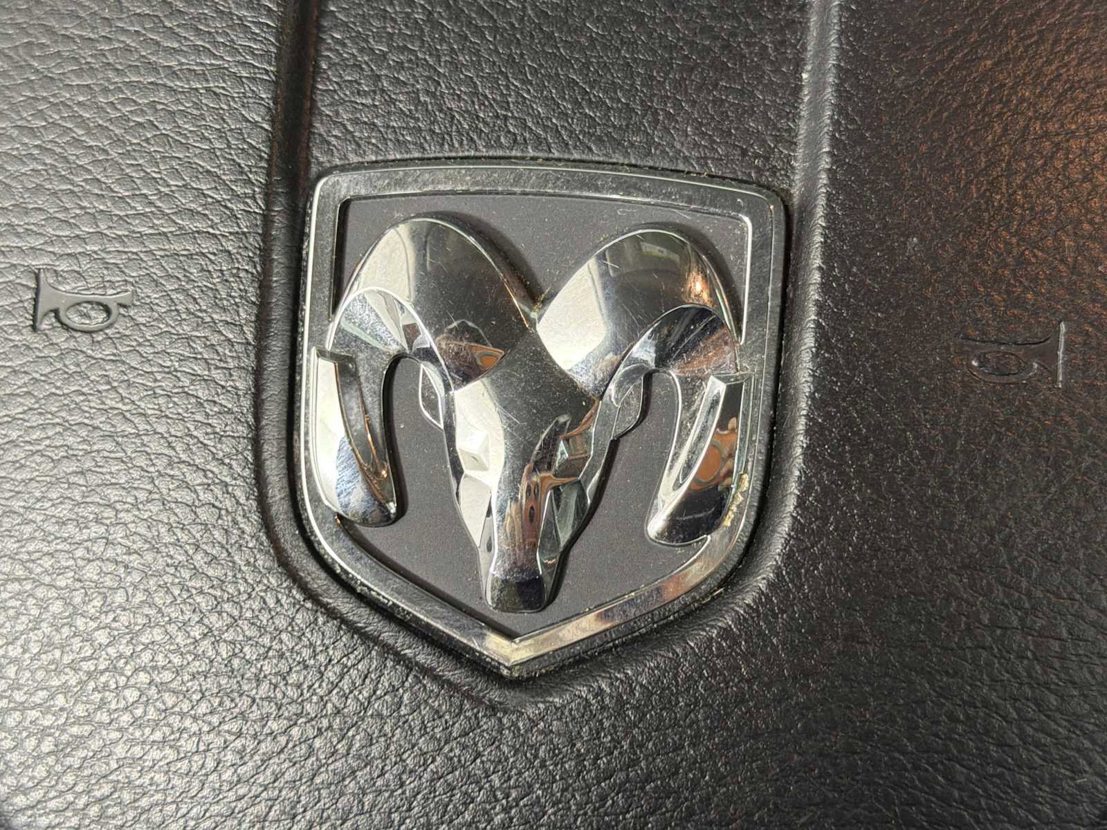 Used 2015 RAM 1500 Express RWD image 22
