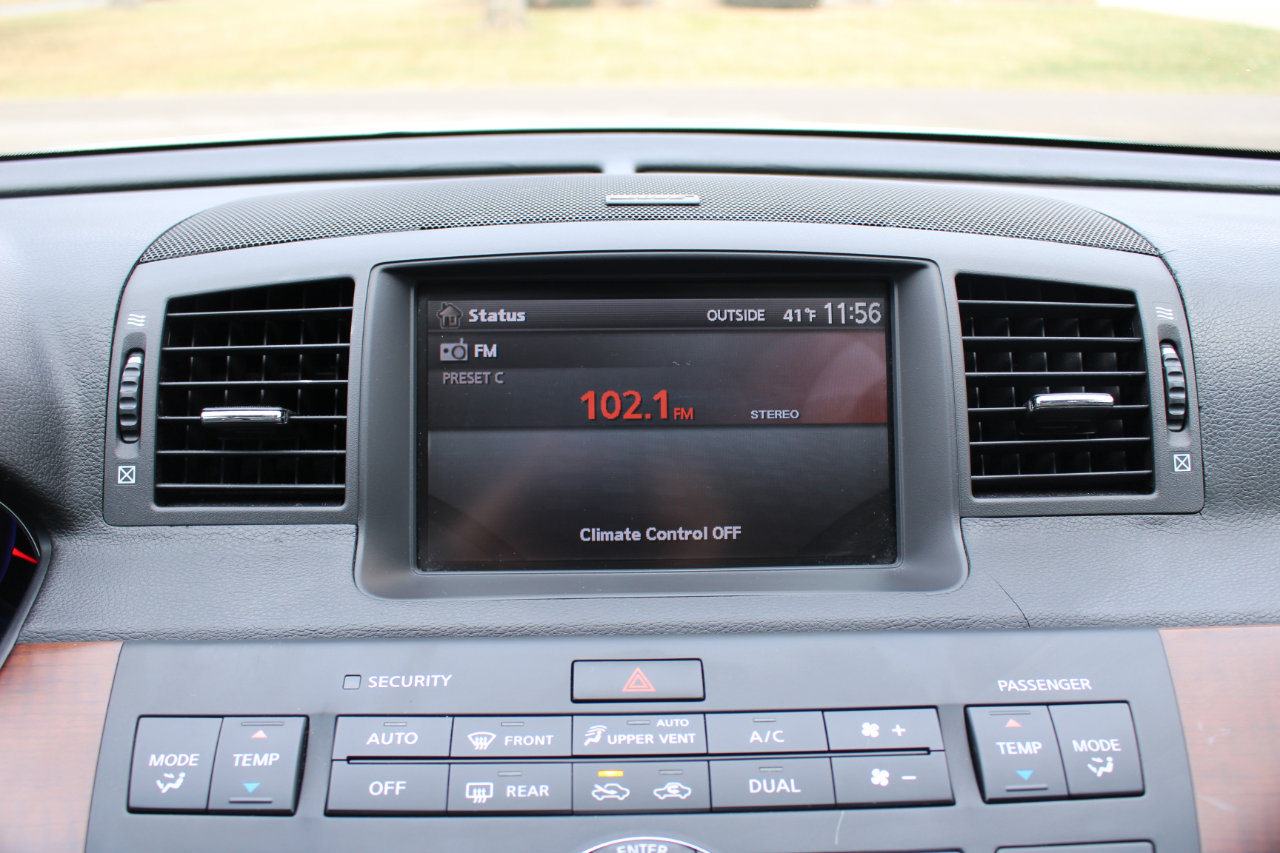 Used 2008 INFINITI M35 x w/ Technology Pkg image 26