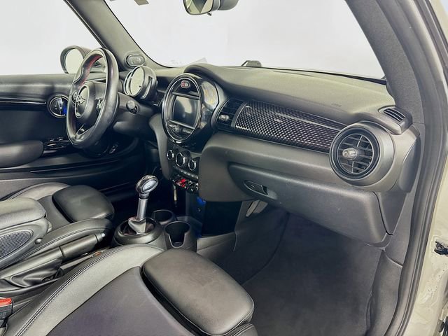 Used 2019 MINI Cooper S w/ Signature Upholstery Package FWD image 30