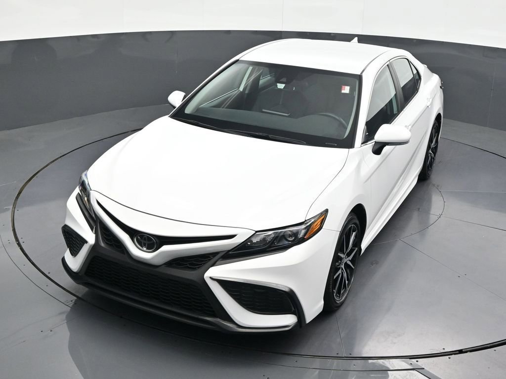 Used 2024 Toyota Camry SE image 21