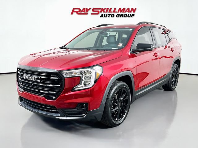 Used 2023 GMC Terrain SLT w/ Infotainment Package II image 3