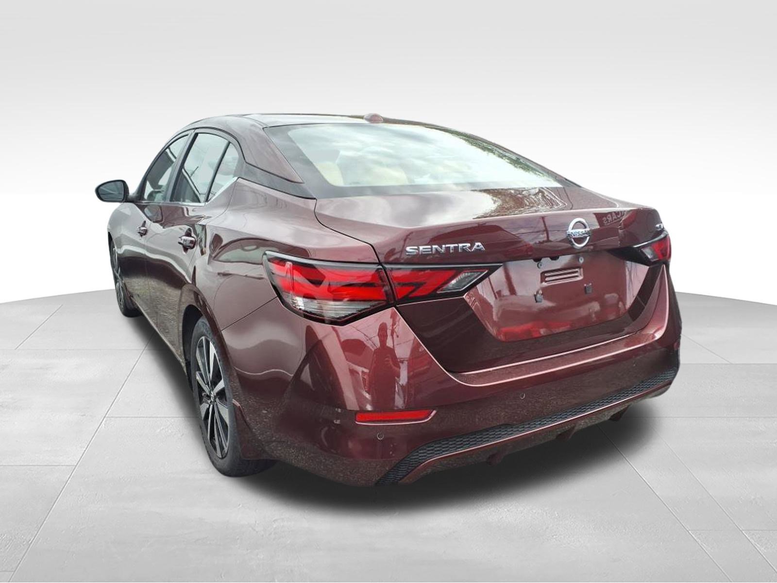 Used 2021 Nissan Sentra SV w/ SV Premium Package image 5