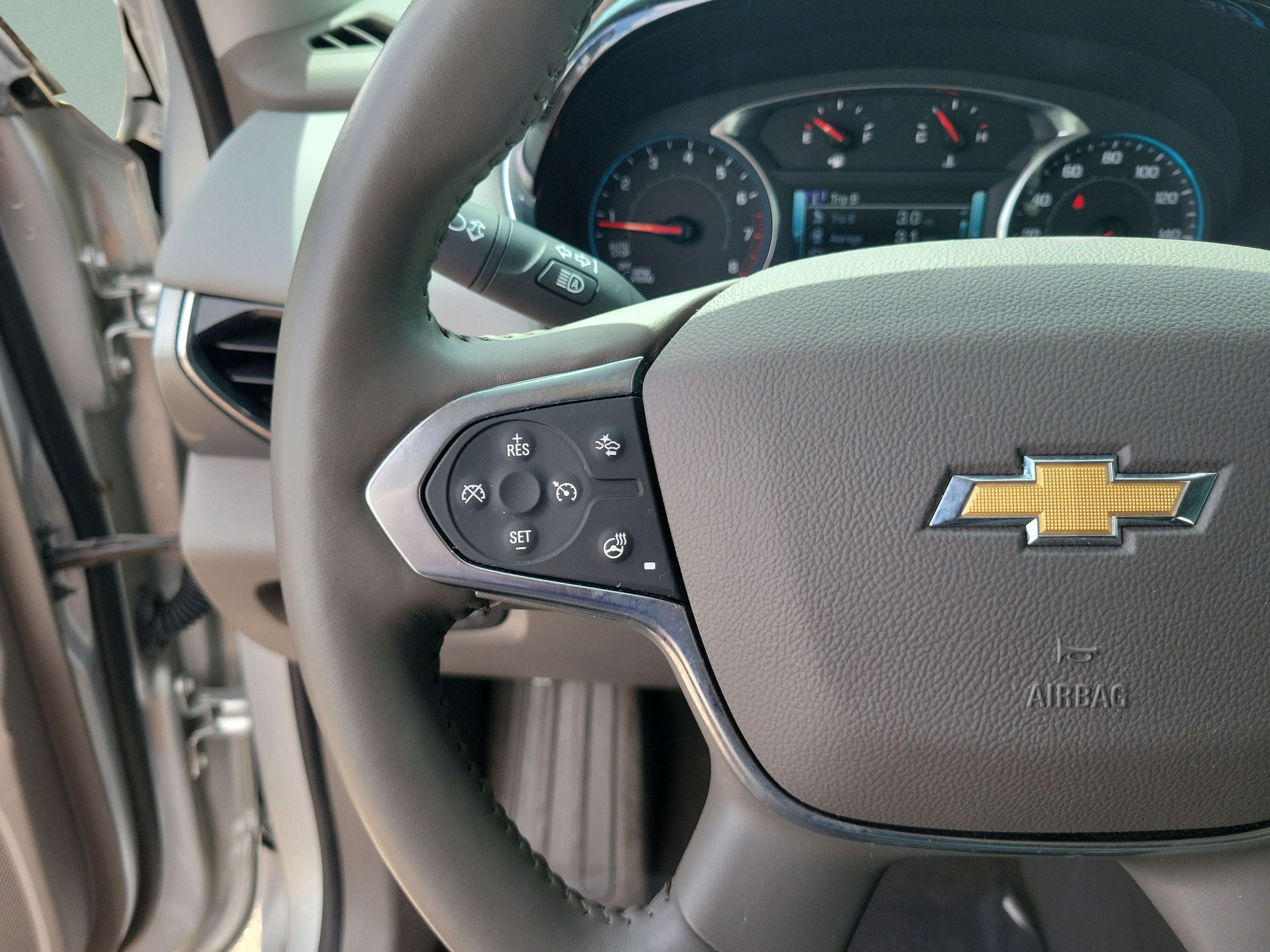 Used 2018 Chevrolet Traverse Premier w/ Driver Confidence II Package FWD image 12