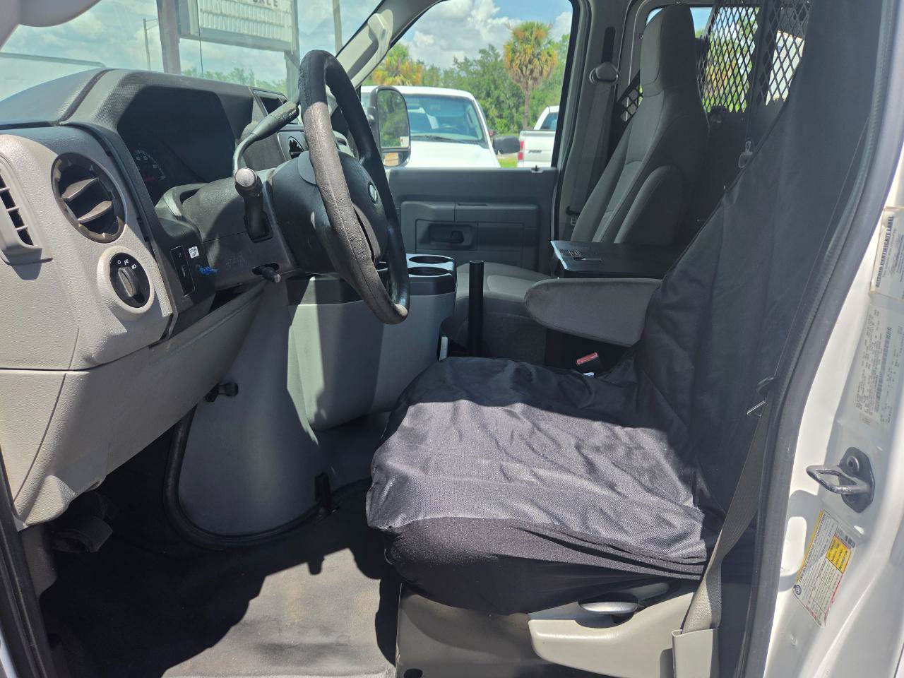 Used 2014 Ford E-150 and Econoline 150 RWD image 7