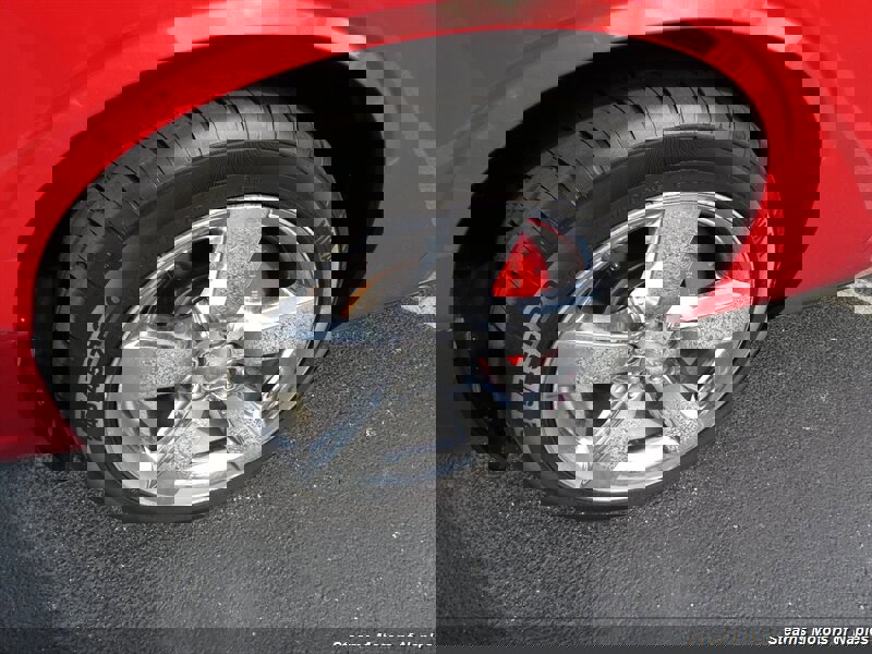 Used 2011 Dodge Challenger SE image 19