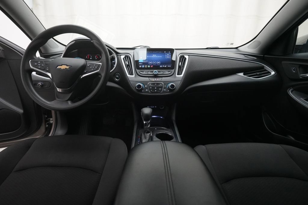 Used 2023 Chevrolet Malibu LT FWD image 5