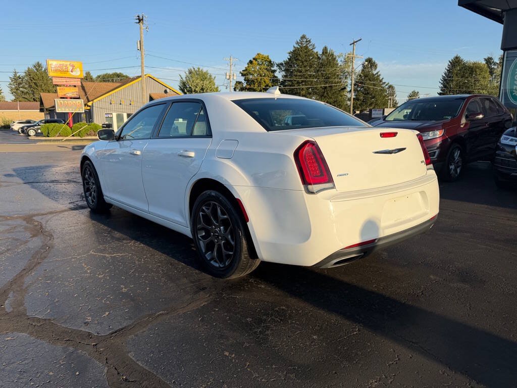 Used 2015 Chrysler 300 S AWD/4WD image 4
