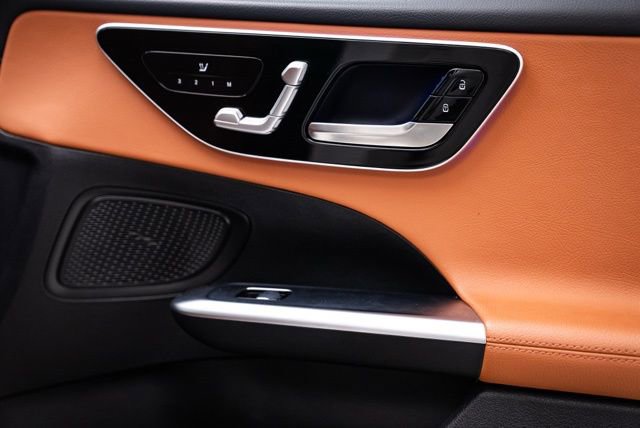 Used 2025 Mercedes-Benz C 300 4MATIC Sedan image 31