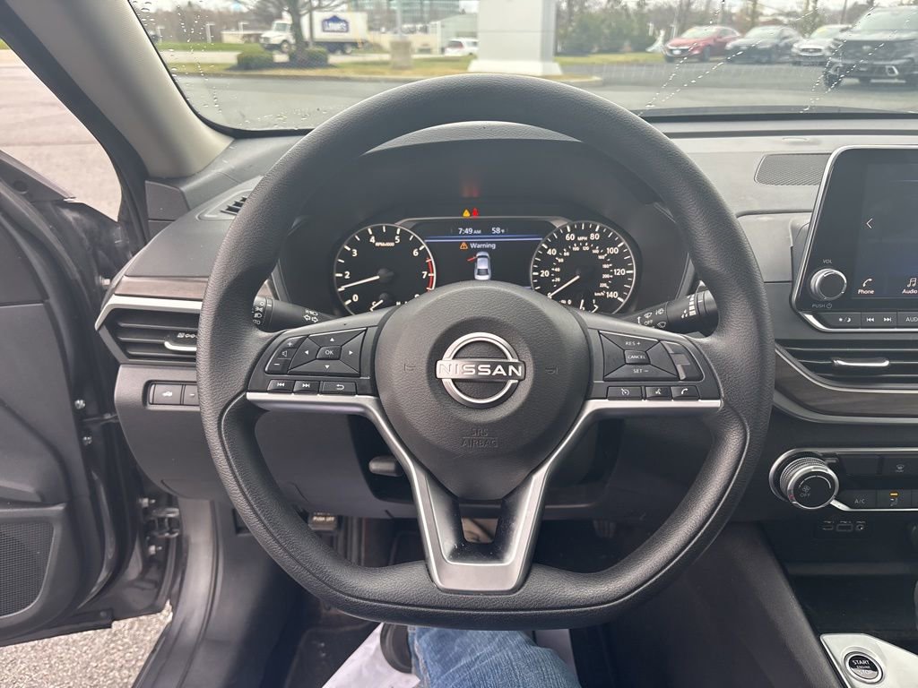 Used 2024 Nissan Altima 2.5 SV FWD image 21