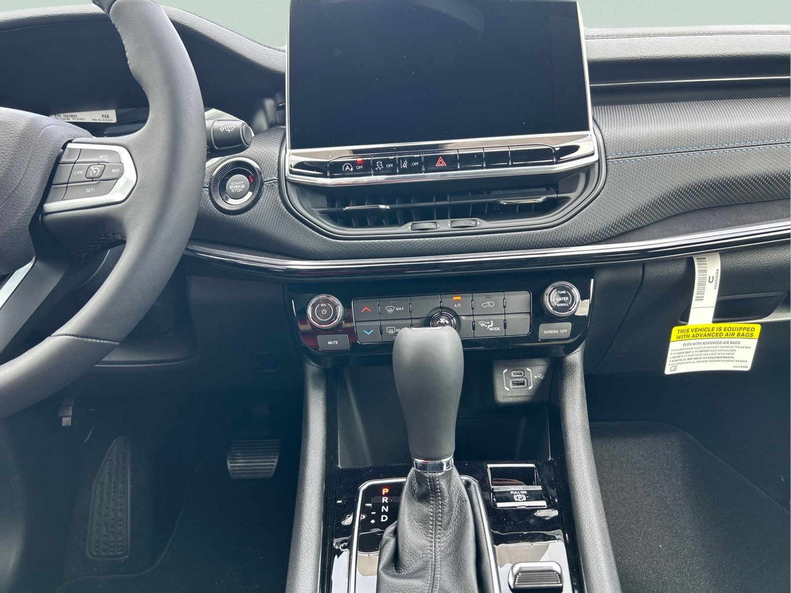 New 2026 Jeep Compass Latitude AWD/4WD image 18