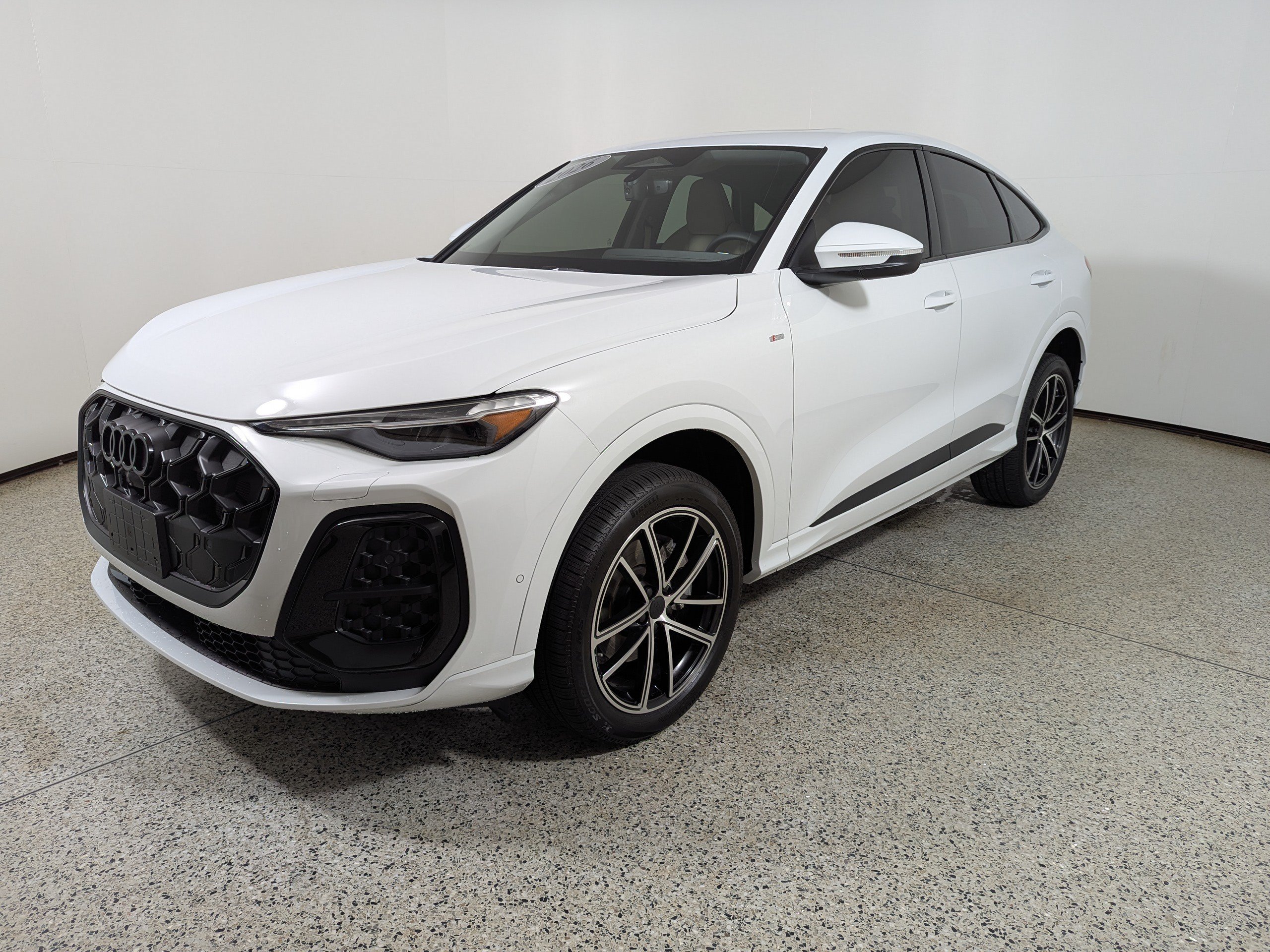 Certified 2026 Audi Q5 Premium Plus AWD/4WD image 3