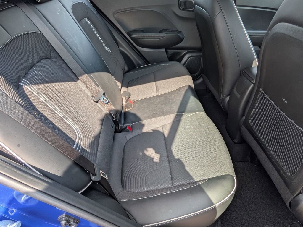 Certified 2023 Hyundai Venue Limited FWD image 28