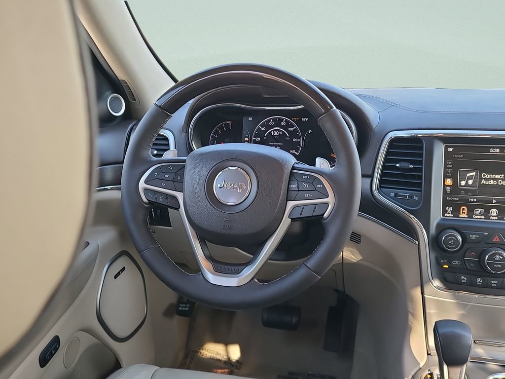 Used 2017 Jeep Grand Cherokee Overland AWD/4WD image 14
