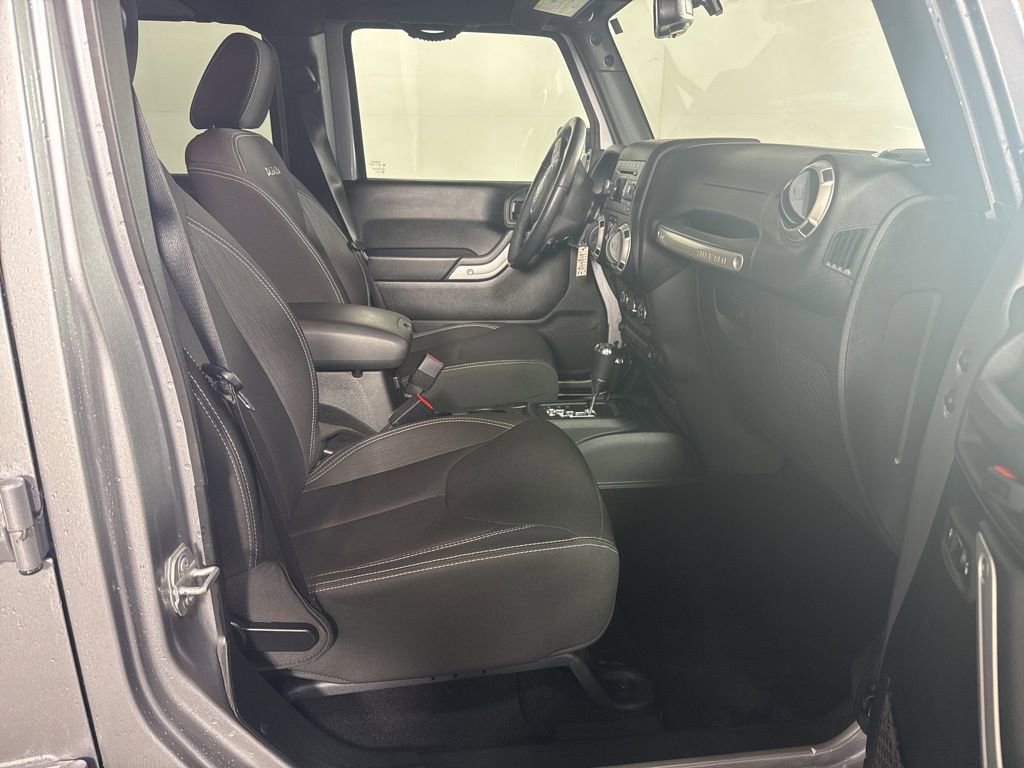 Used 2017 Jeep Wrangler Unlimited Sahara w/ Dual Top Group image 15