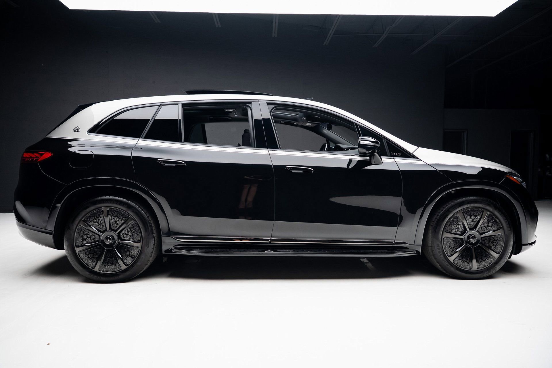 Used 2024 Mercedes-Benz Maybach EQS 680 4MATIC image 36