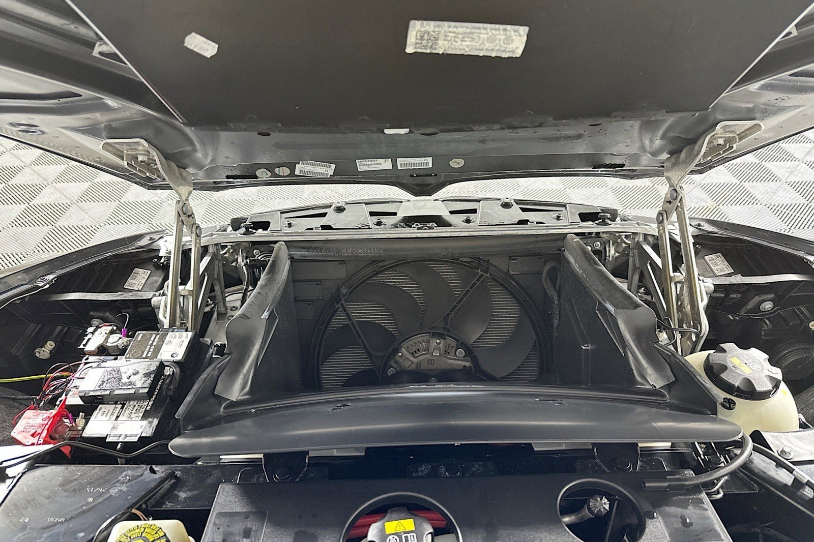 Used 2015 BMW i8 image 13