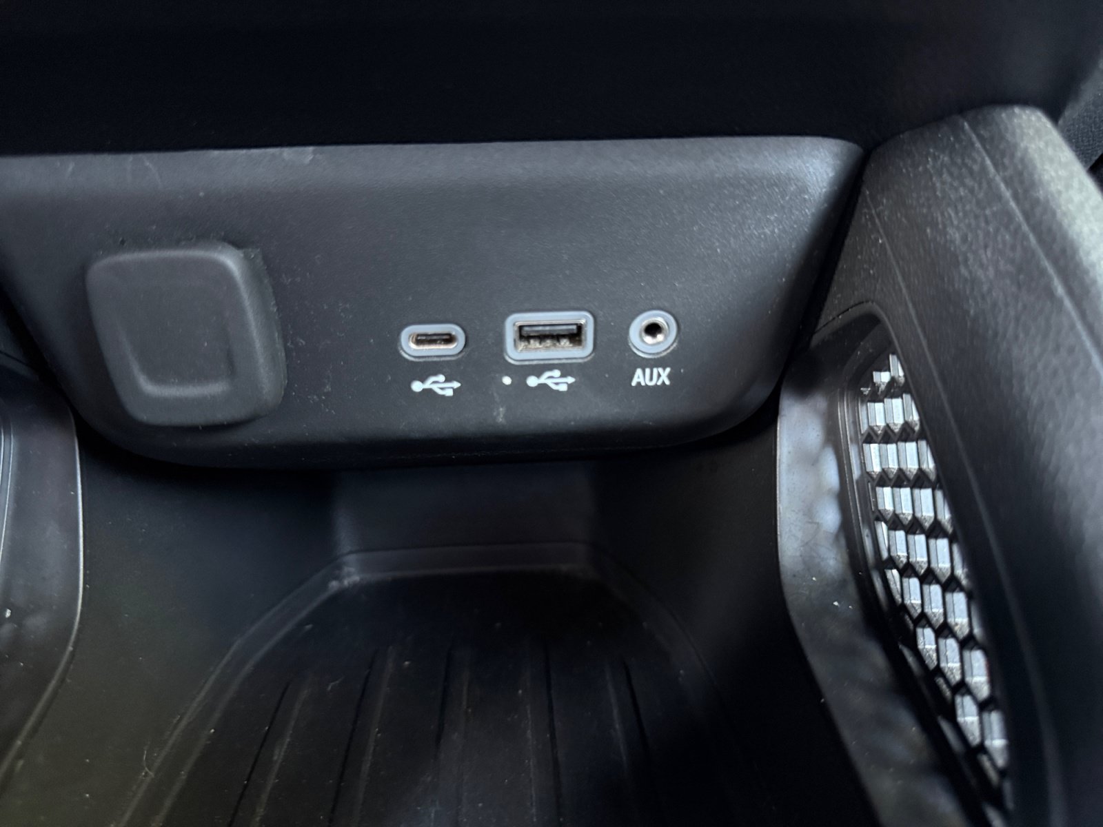 Used 2023 Chevrolet TrailBlazer RS AWD/4WD image 21