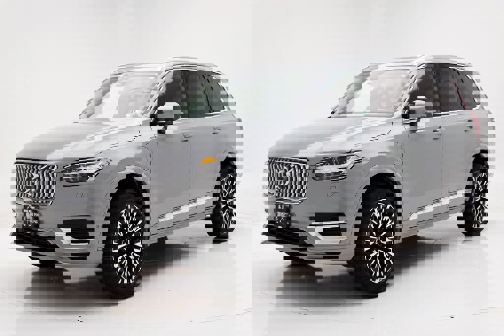 Used 2024 Volvo XC90 T8 Plus w/ Protection Package Premier image 4