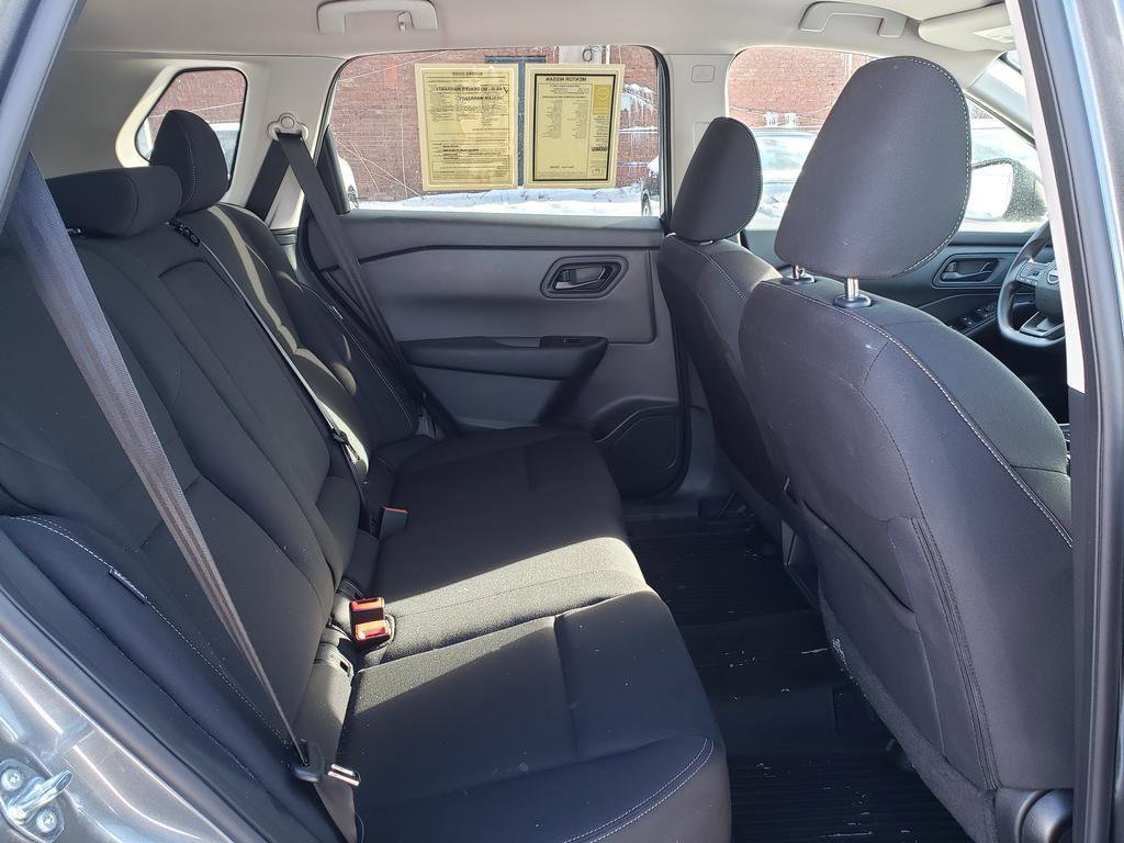 Used 2025 Nissan Rogue S image 21
