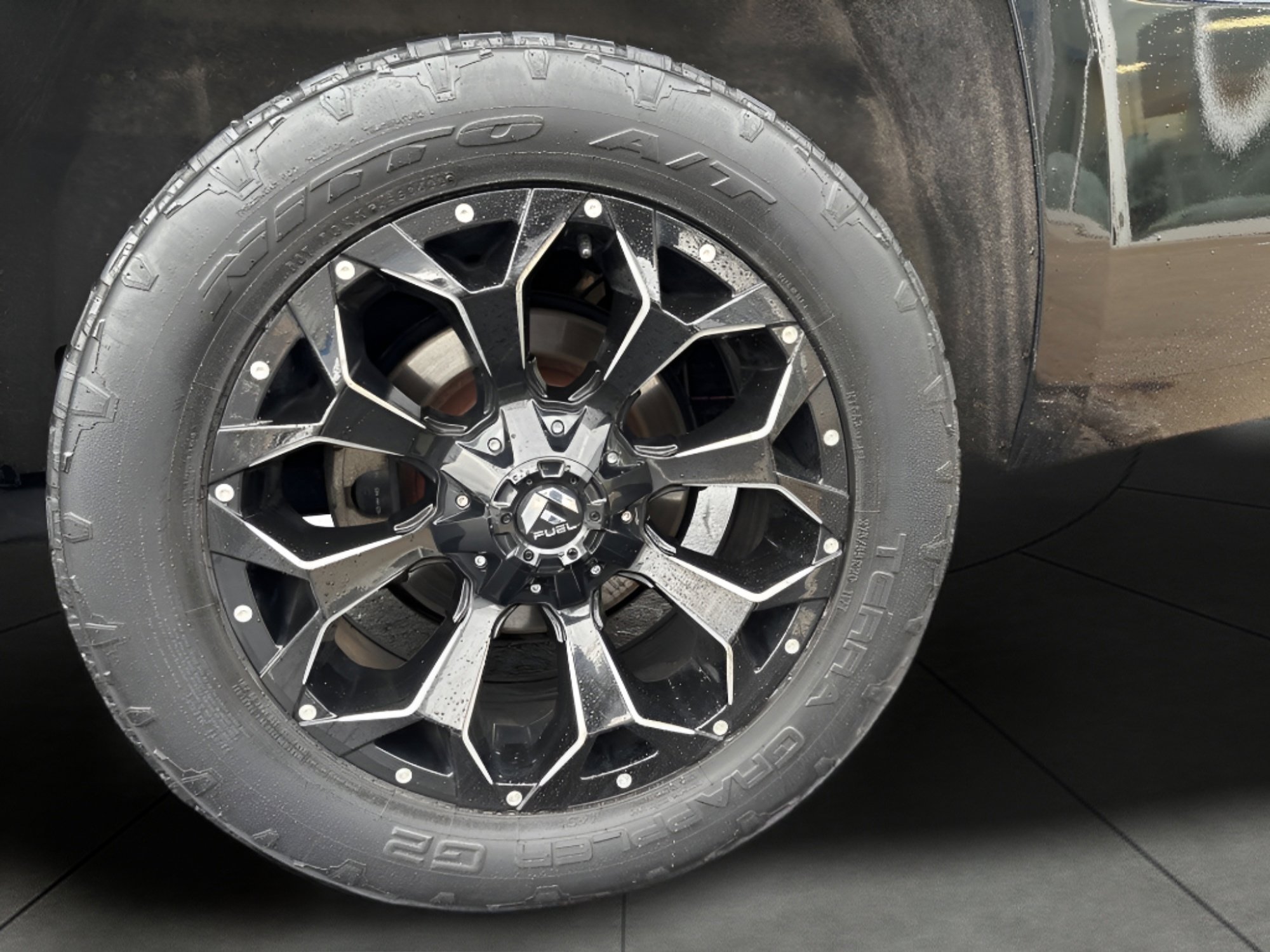 Used 2020 Chevrolet Suburban Premier image 12