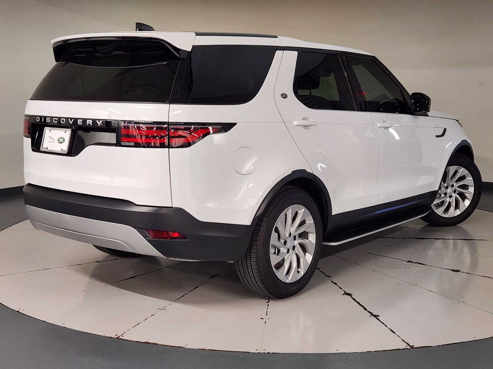 Used 2026 Land Rover Discovery S AWD/4WD image 2