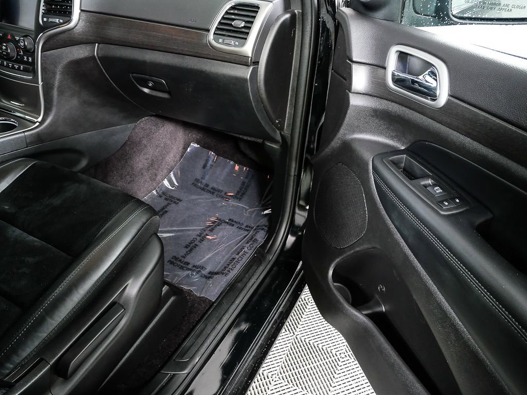 Used 2018 Jeep Grand Cherokee Altitude RWD image 24