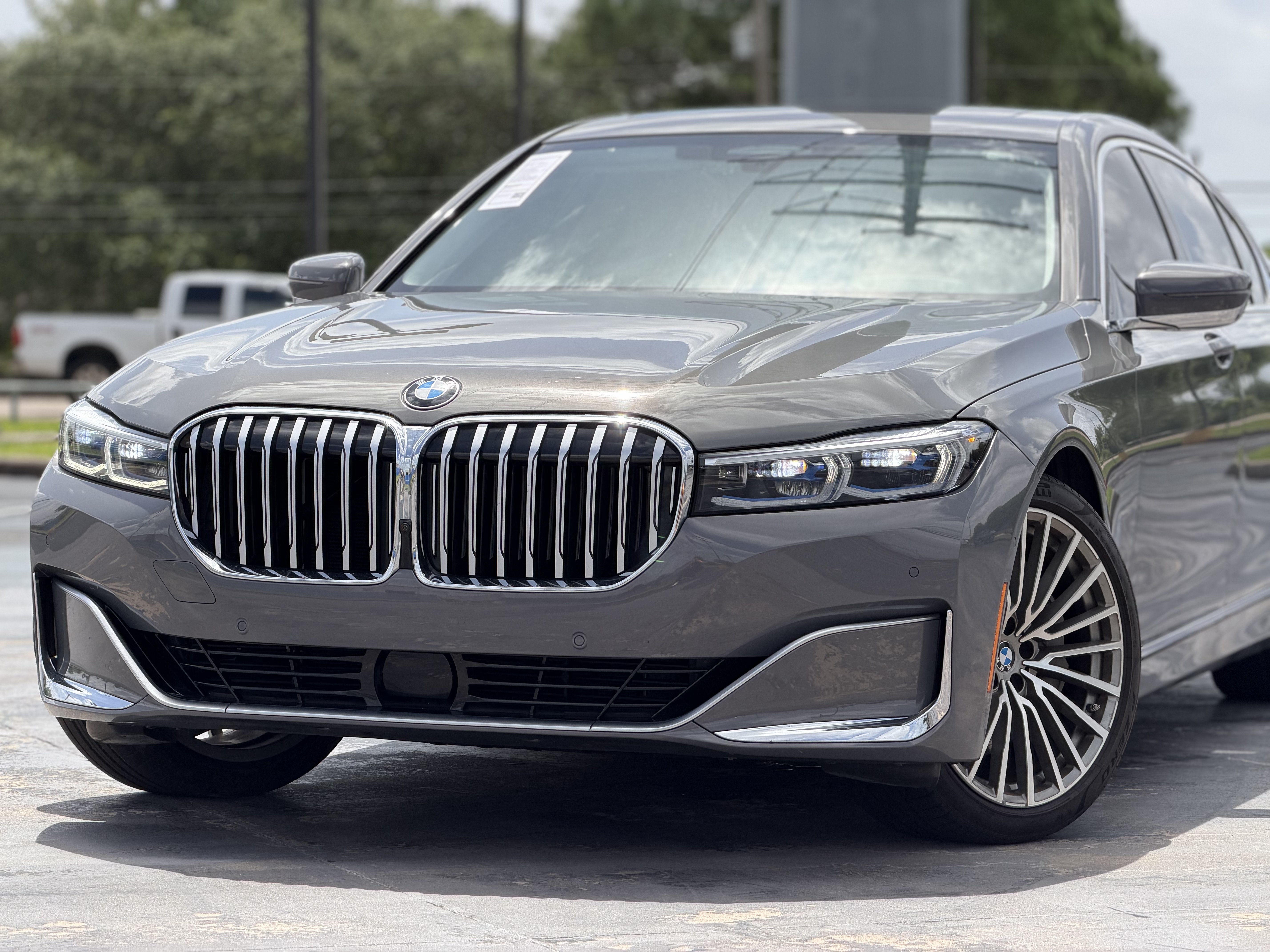 Used 2020 BMW 750i xDrive w/ Executive Package AWD/4WD image 7
