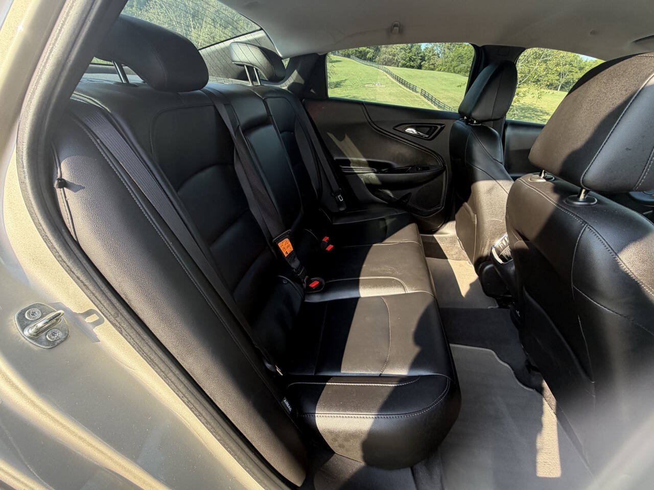 Used 2016 Chevrolet Malibu LT w/ Leather Package FWD image 31