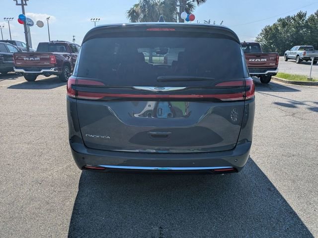 New 2025 Chrysler Pacifica Select image 8